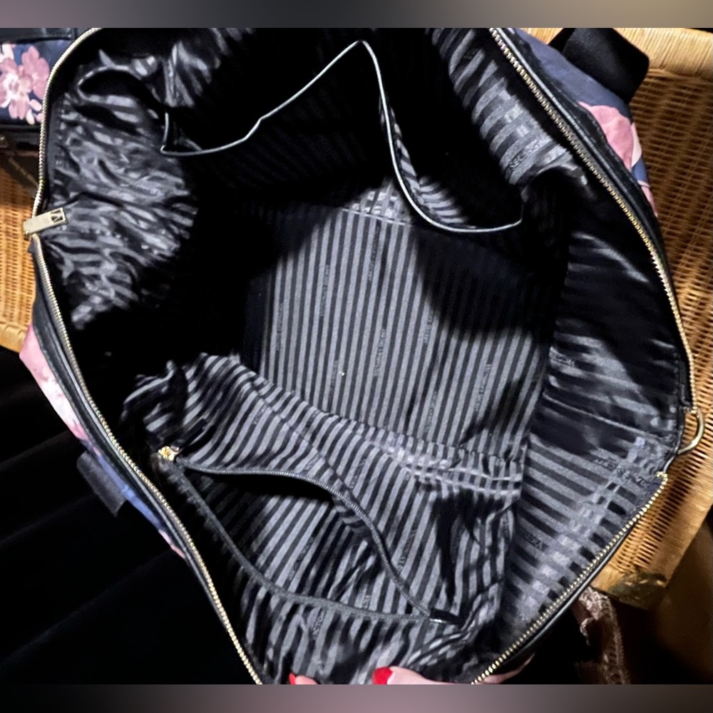 Victoria’s Secret The Getaway Weekender Overnight LIMITED EDITION Travel Bag Set - Picture 10 of 14